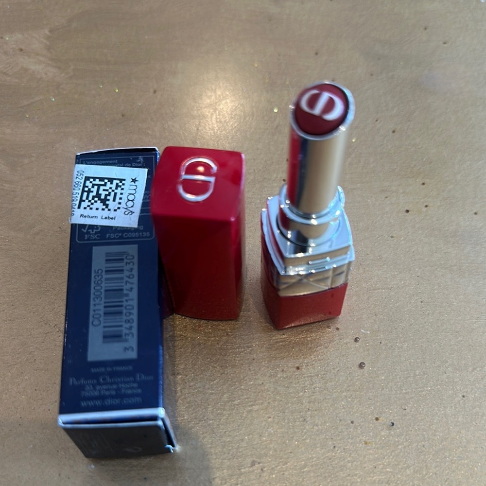 Dior Red Lipstick Vibrant Color Long-lasting Wear - Picture 3 of 5